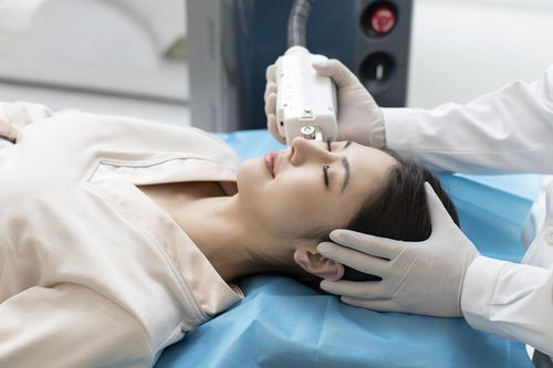 医美频繁“翻车” 专家提醒容貌焦虑者不适合医美，应重视医疗美容咨询服务